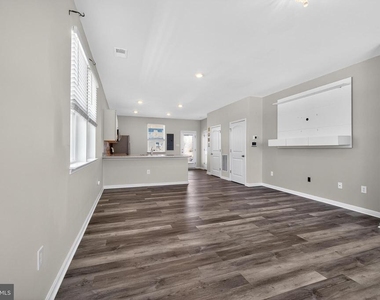 525 Little Eden Way - Photo Thumbnail 5