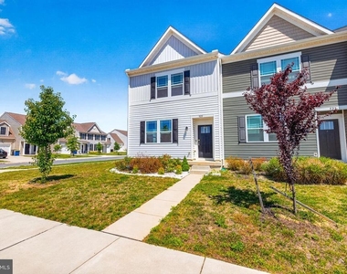 525 Little Eden Way - Photo Thumbnail 1