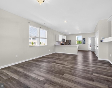 525 Little Eden Way - Photo Thumbnail 4