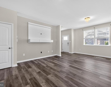 525 Little Eden Way - Photo Thumbnail 8