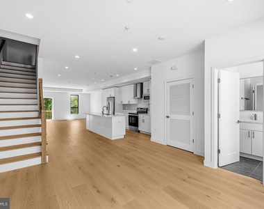 2530 B Elvans Road Se - Photo Thumbnail 12