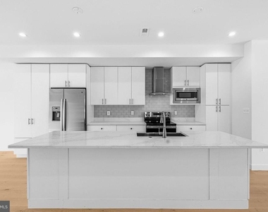 2530 B Elvans Road Se - Photo Thumbnail 2