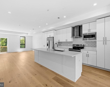 2530 B Elvans Road Se - Photo Thumbnail 5