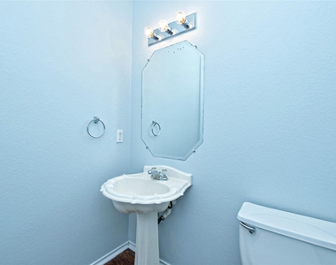 303 Banner Ave - Photo Thumbnail 25
