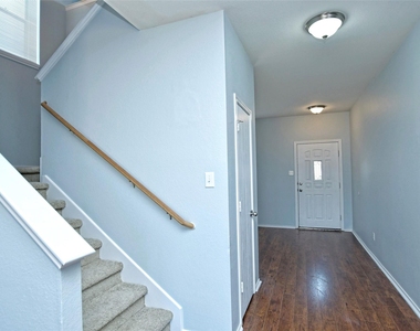 303 Banner Ave - Photo Thumbnail 3