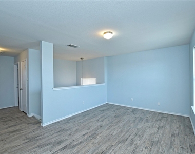 303 Banner Ave - Photo Thumbnail 14