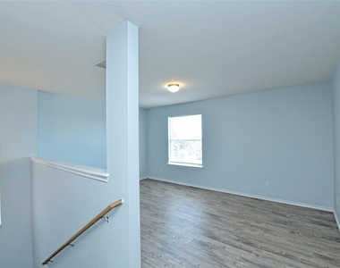 303 Banner Ave - Photo Thumbnail 16