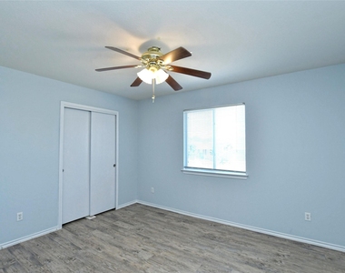 303 Banner Ave - Photo Thumbnail 22