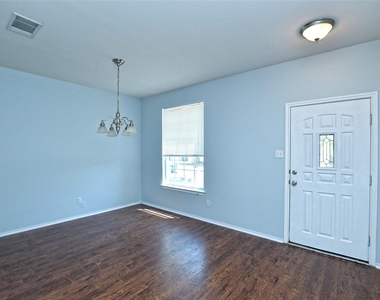 303 Banner Ave - Photo Thumbnail 4