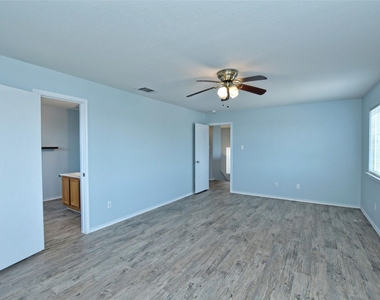 303 Banner Ave - Photo Thumbnail 18