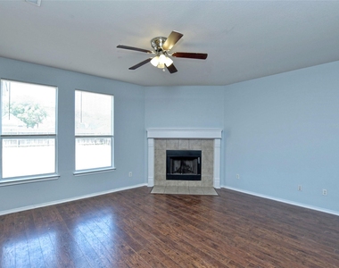 303 Banner Ave - Photo Thumbnail 6