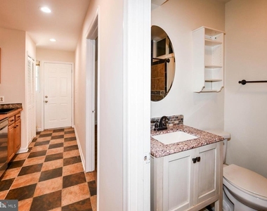 1729 Gales Place Ne - Photo Thumbnail 6