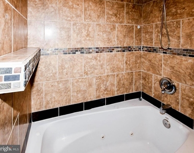 1729 Gales Place Ne - Photo Thumbnail 7