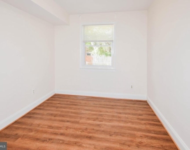 1729 Gales Place Ne - Photo Thumbnail 12