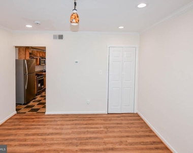 1729 Gales Place Ne - Photo Thumbnail 2