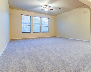 1808 Mcclannahan Dr - Photo Thumbnail 4