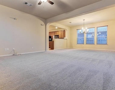 1808 Mcclannahan Dr - Photo Thumbnail 6