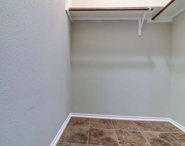 1808 Mcclannahan Dr - Photo Thumbnail 30