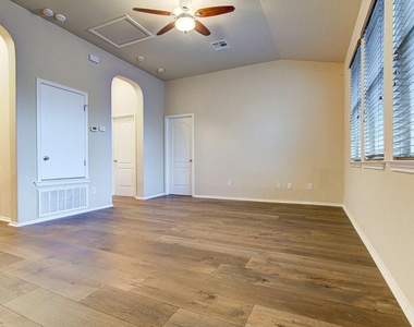 1808 Mcclannahan Dr - Photo Thumbnail 18
