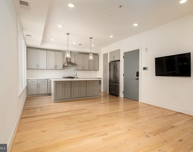 811 Upshur Street Nw - Photo Thumbnail 2
