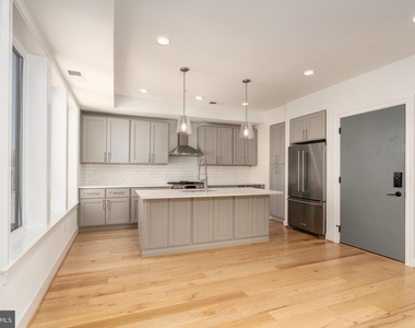 811 Upshur Street Nw - Photo Thumbnail 4