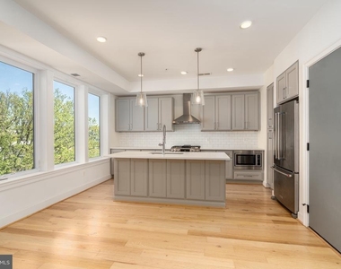 811 Upshur Street Nw - Photo Thumbnail 3