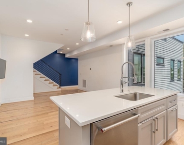 811 Upshur Street Nw - Photo Thumbnail 10