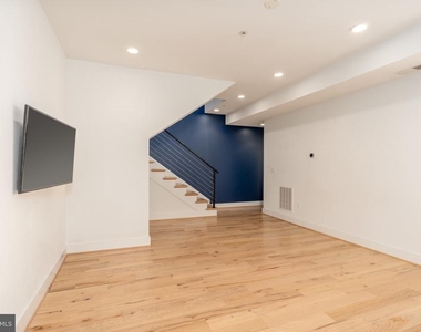 811 Upshur Street Nw - Photo Thumbnail 11