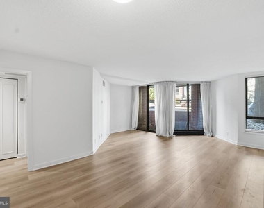 1099 22nd Street Nw - Photo Thumbnail 9