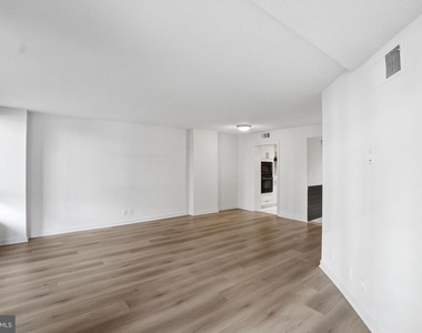 1099 22nd Street Nw - Photo Thumbnail 10