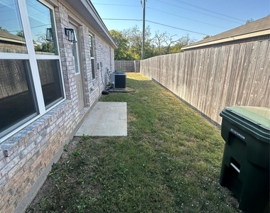 3102 Stonewall Dr - Photo Thumbnail 24