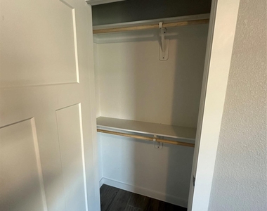 3102 Stonewall Dr - Photo Thumbnail 13