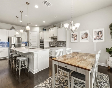 240 Cross Timbers Dr - Photo Thumbnail 17