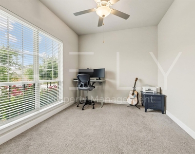 240 Cross Timbers Dr - Photo Thumbnail 5