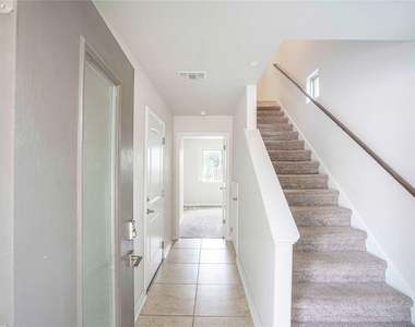 221 Birch Oak Dr - Photo Thumbnail 1