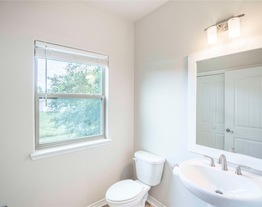 221 Birch Oak Dr - Photo Thumbnail 9