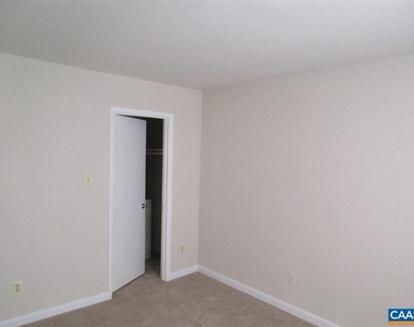 820 Runnel Ct - Photo Thumbnail 8