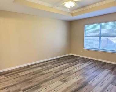 3922 Haleys Way - Photo Thumbnail 12