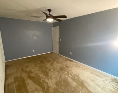 700 Screech Owl Dr - Photo Thumbnail 7