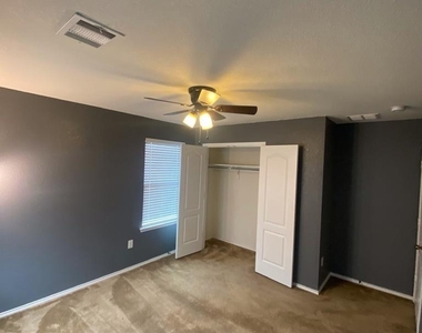700 Screech Owl Dr - Photo Thumbnail 11