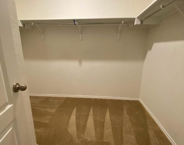700 Screech Owl Dr - Photo Thumbnail 6