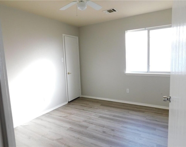 17701 Powder Creek Dr - Photo Thumbnail 11