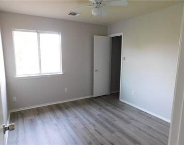 17701 Powder Creek Dr - Photo Thumbnail 8