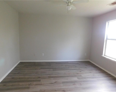17701 Powder Creek Dr - Photo Thumbnail 12