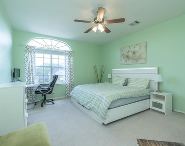 3404 Lyon Club Ct - Photo Thumbnail 12