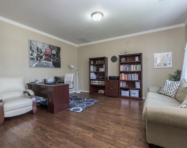 3404 Lyon Club Ct - Photo Thumbnail 2