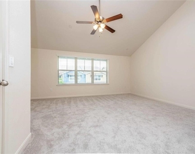 1620 Bryant Dr - Photo Thumbnail 8