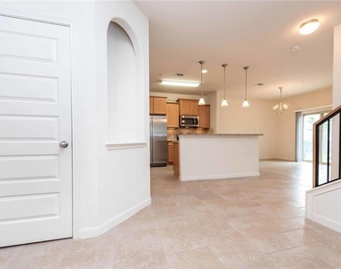 1620 Bryant Dr - Photo Thumbnail 2