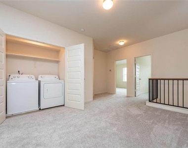1620 Bryant Dr - Photo Thumbnail 7