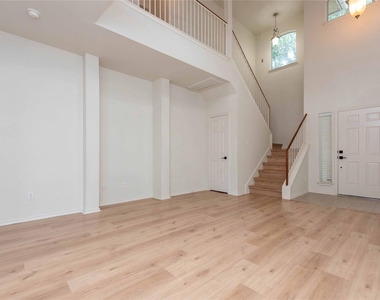 10502 Wylie Dr - Photo Thumbnail 3